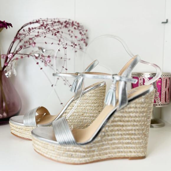 Badgley Mischka Trace Ankle Strap Espadrille Wedge Sandals Silver Size 8.5 NWB - Picture 2 of 14